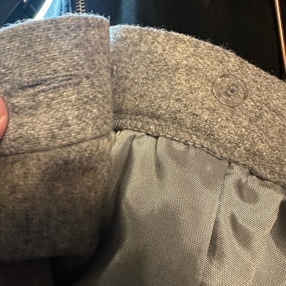 Jack Winter Gray Wool Skirt – Classic Vintage Elegance - Picture 4 of 7